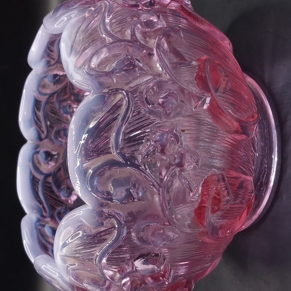 Vintage Fenton Cameo Opalescent "Lily of the Valley" Rose Bowl. Pink/lavender - Picture 4 of 5